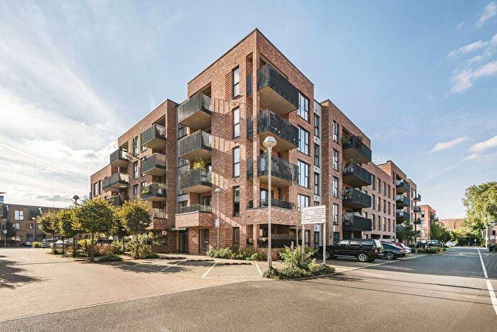 1 Bedroom Flat To Rent In Myers Court, Brentford, TW8