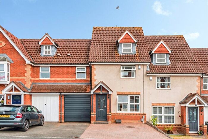 3 Bedroom Terraced House For Sale In Highdown Way, Swindon, SN25