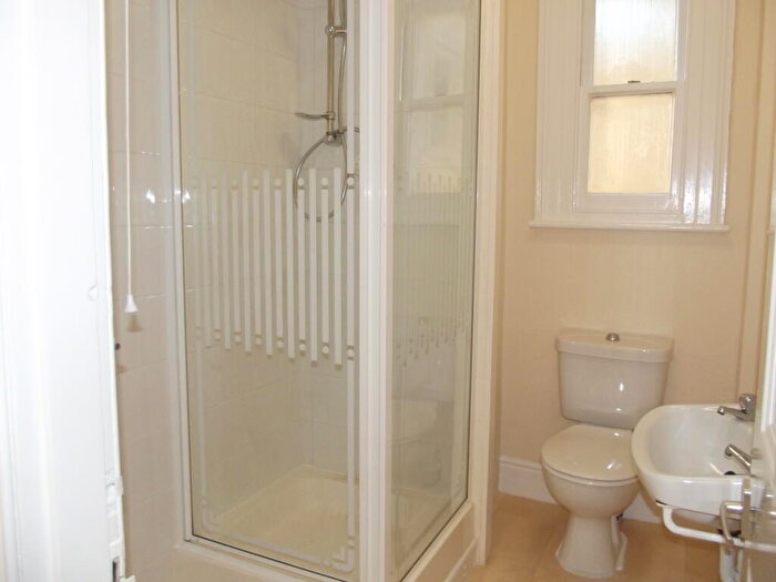 2 Bedroom Flat To Rent In Dawlish, EX7