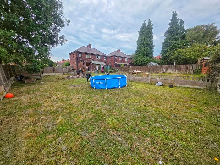 3 Bedroom Semi-Detached House For Sale In Clark Street, Hoyland, Barnsley, S74