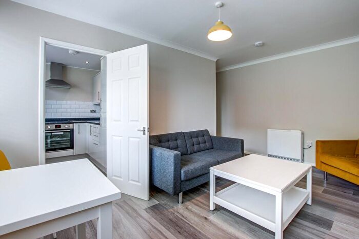 1 Bedroom Flat To Rent In Conifer Court, Palmersville, NE12