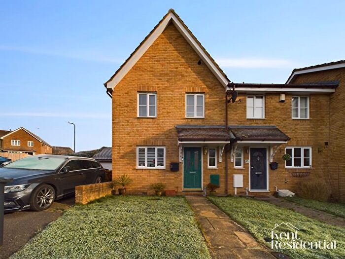 3 Bedroom Semi-Detached House To Rent In Gascoyne Close, Bearsted, Maidstone, Kent, ME15