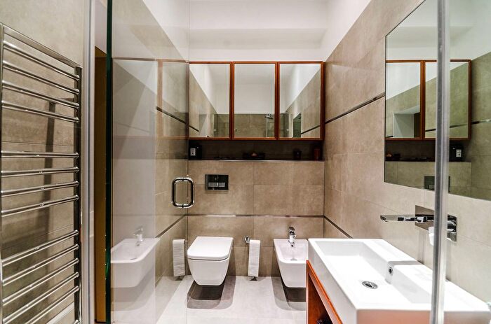 2 Bedroom Flat For Sale In Collingham Road, South Kensington, London, SW5