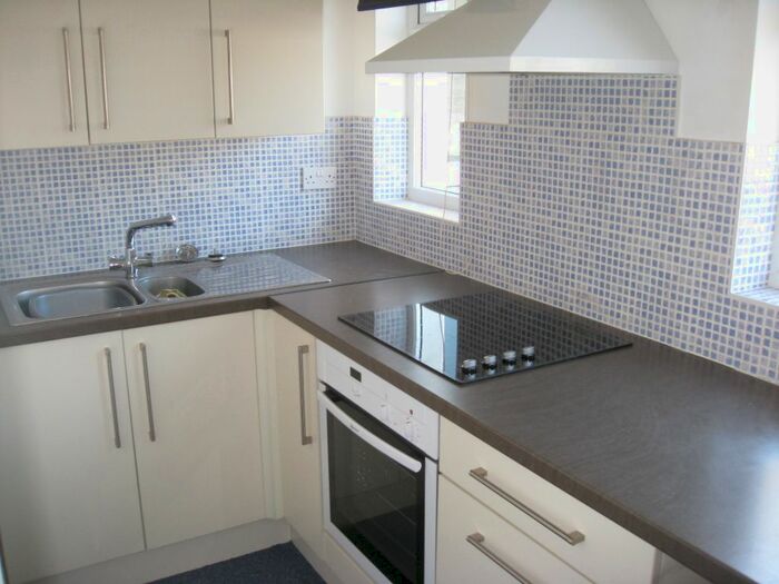 1 Bedroom Flat To Rent In Guildford Road, Worthing, BN14