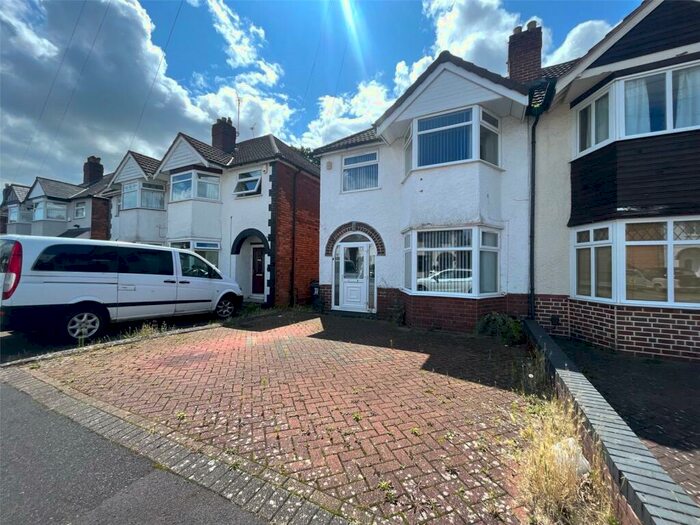 3 Bedroom Semi-Detached House To Rent In Hilton Avenue, Birmingham, B28