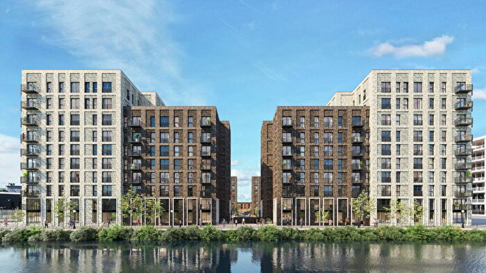 3 Bedroom Flat For Sale In Berkley Square, Ordshall Lane, Salford, M5