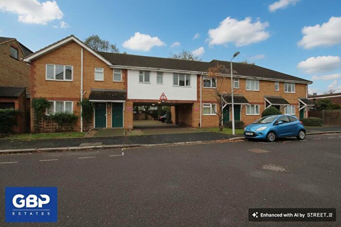 1 Bedroom Flat For Sale In Alexandra Road, Romford, RM1