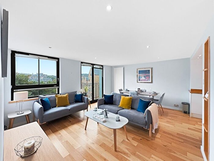 2 Bedroom Flat For Sale In / East London Street, Edinburgh, EH7