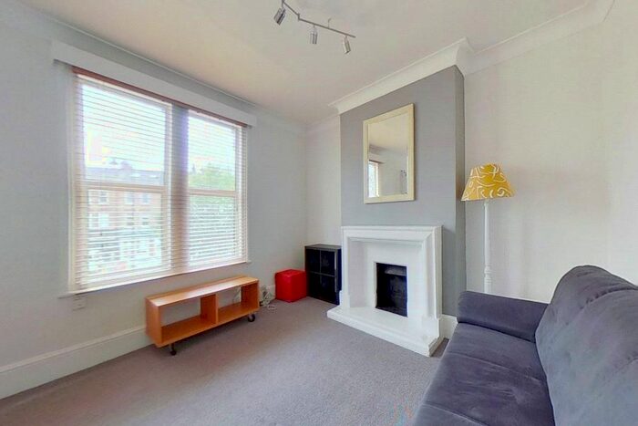 2 Bedroom Flat To Rent In East Hill, London, SW18