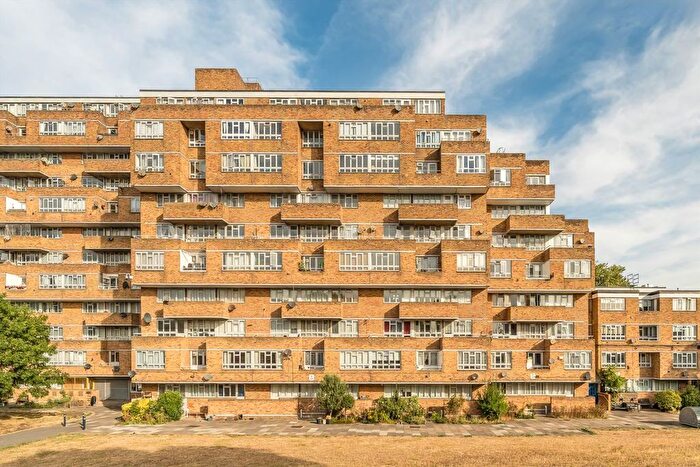 3 Bedroom Flat For Sale In Overhill Road, East Dulwich, SE22