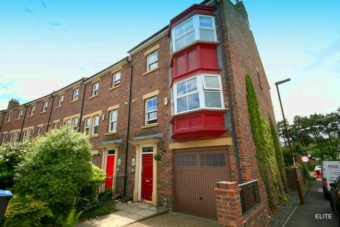 4 Bedroom Town House To Rent In Dalton Crescent, Sheraton Park, DH1