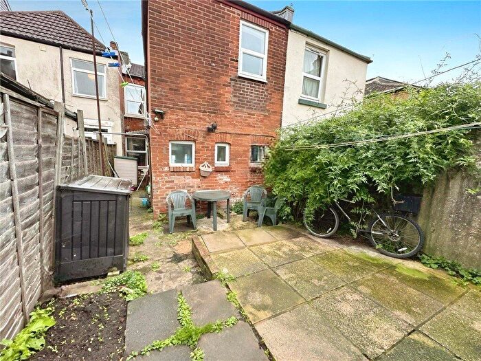 2 Bedroom Apartment To Rent In Earls Road, Southampton, SO14