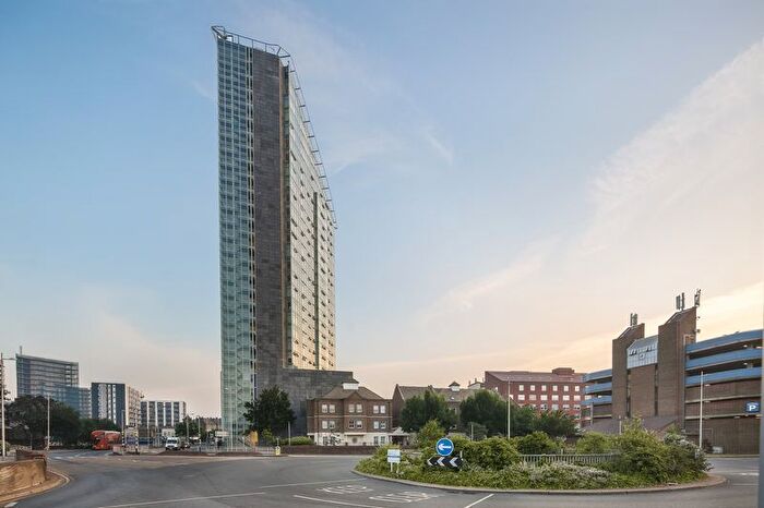 2 Bedroom Flat To Rent In Pioneer Point North Tower, IG1