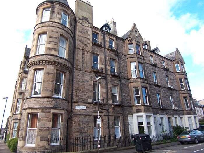 6 Bedroom Flat To Rent In Upper Gilmore Place, Edinburgh, EH3