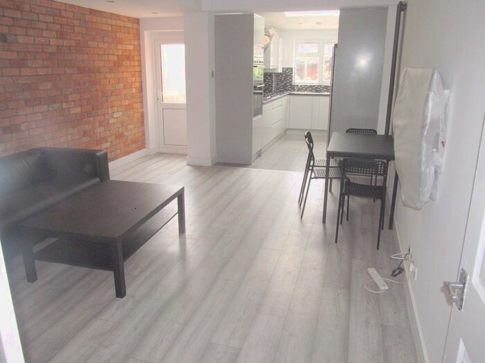 7 Bedroom Terraced House To Rent In Norris Road, Reading, RG6