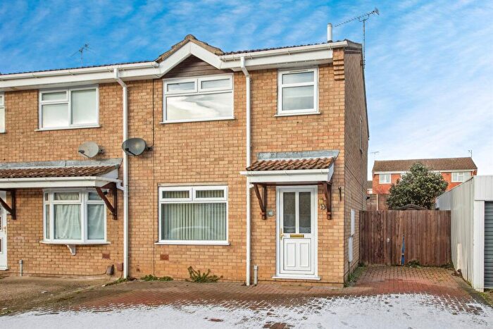 3 Bedroom Semi Detached House For Sale In Platters Close, Ipswich, IP3