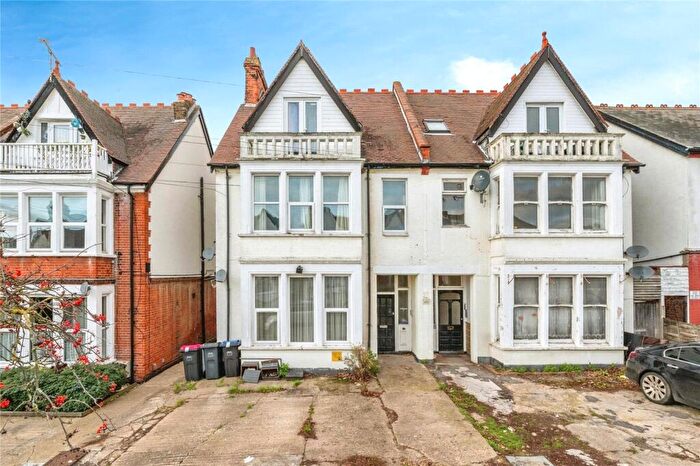 1 Bedroom Flat For Sale In Meteor Road, Westcliff-On-Sea, Essex, SS0