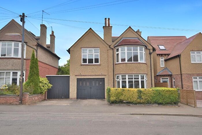 5 Bedroom Detached House For Sale In Woodland Avenue, Northampton, NN3
