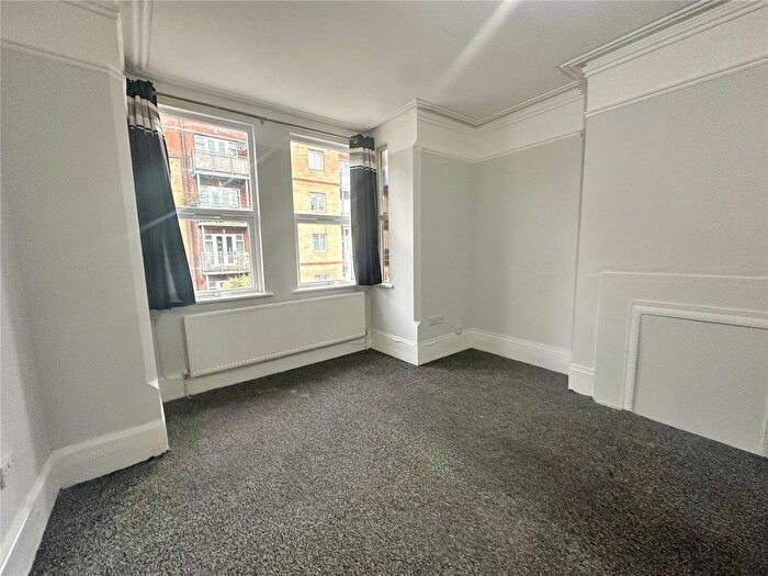 5 Bedroom Semi Detached House To Rent In Wexham Road, Slough, Berkshire, SL1