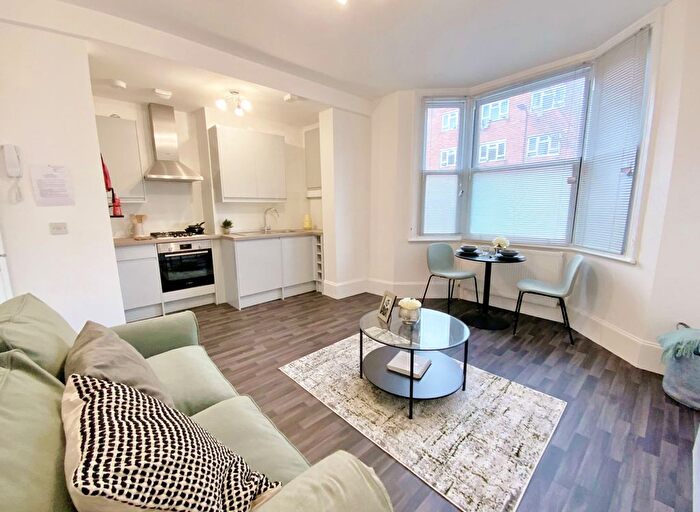 1 Bedroom Flat To Rent In Reynolds Road, London, W4