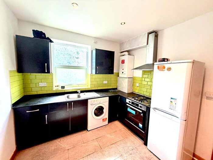 3 Bedroom Maisonette To Rent In Richmond Road, Ilford, IG1