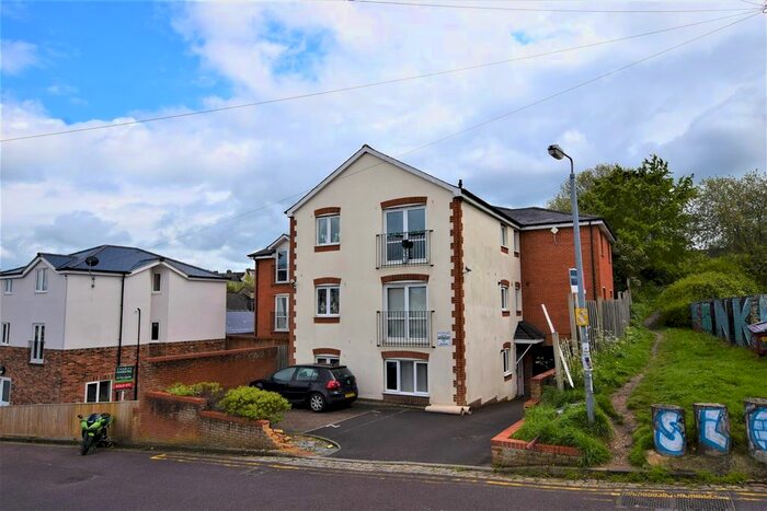 2 Bedroom Flat To Rent In Savernake Street, Swindon, SN1