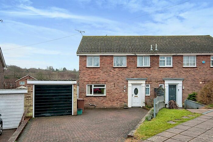 3 Bedroom Semi-Detached House For Sale In Marley Gardens, Battle, TN33