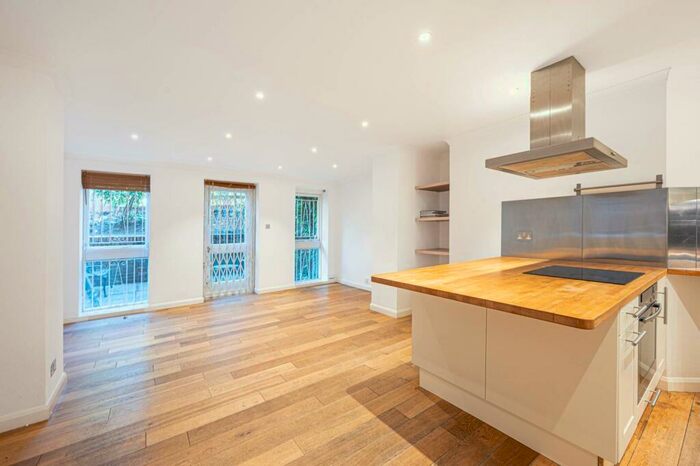 1 Bedroom Flat To Rent In Frognal Lane, Hampstead, London, NW3