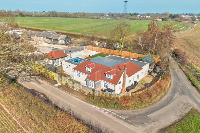 4 Bedroom Detached House For Sale In Brook Lane, Great Baddow, Chelmsford, CM2