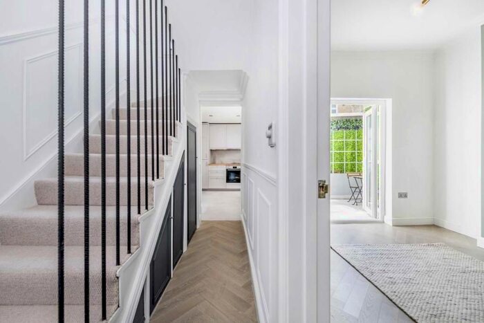 4 Bedroom Flat To Rent In High Street, London, NW10