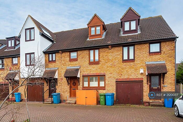 4 Bedroom Terraced House To Rent In Steers Way, London, SE16