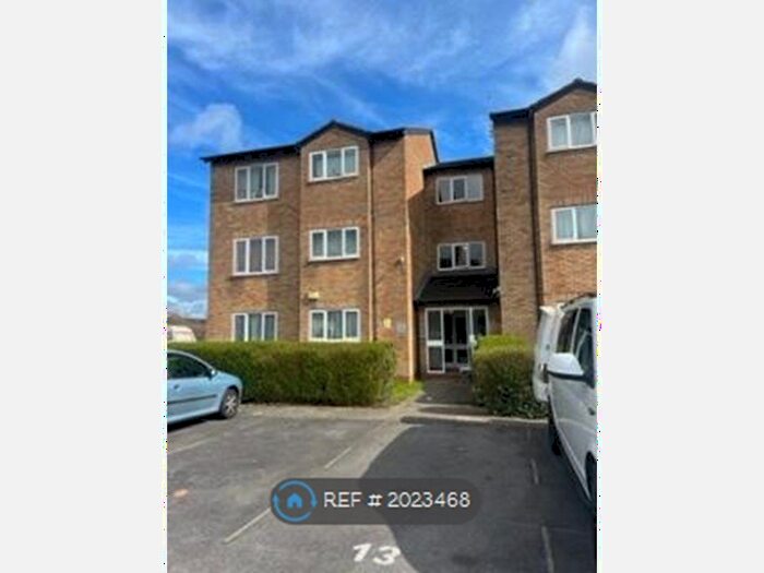 1 Bedroom Flat To Rent In Amber Court, Swindon, SN1