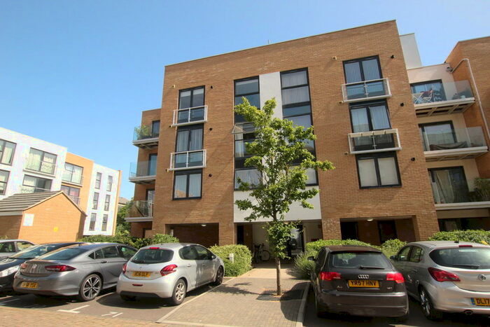 1 Bedroom Flat To Rent In Pym Court, Cromwell Road, CB1