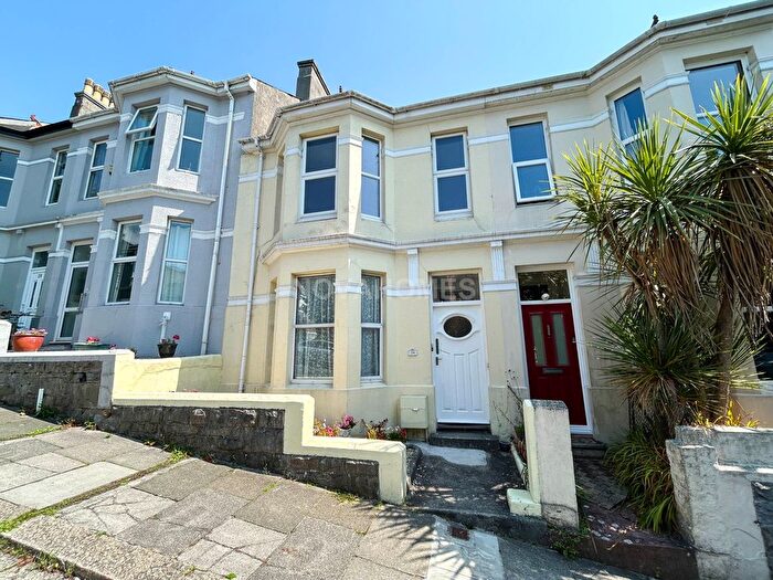 1 Bedroom Flat For Sale In Pentyre Terrace, Plymouth, PL4