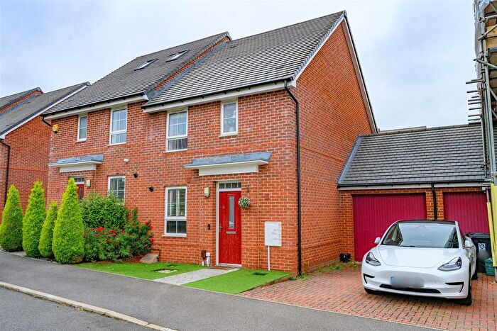 3 Bedroom Semi-Detached House For Sale In Woodwhite Way, Hemel Hempstead, HP2