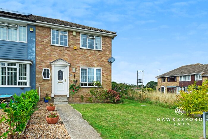 3 Bedroom End Of Terrace House For Sale In Hasted Road, Newington, ME9