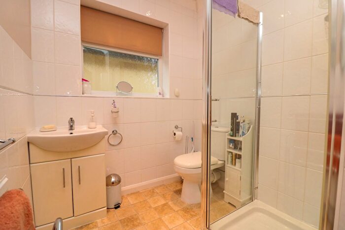 2 Bedroom Semi-Detached Bungalow For Sale In Rectory Road, Hawkwell, SS5