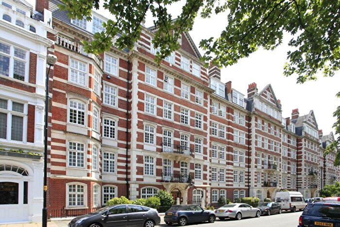 4 Bedroom Flat To Rent In St John's Wood High Street, St John's Wood, London, NW8