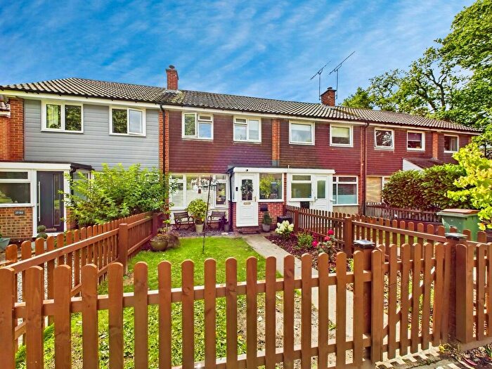 3 Bedroom Terraced House For Sale In Beech Road, Horsham, RH12