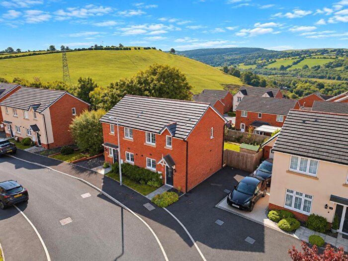 2 Bedroom Semi-Detached House For Sale In Comin Y Coed, Tonyrefail, Porth, CF39