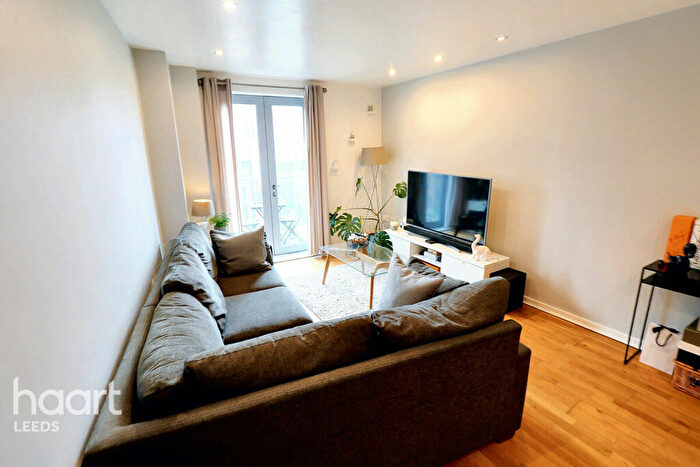 1 Bedroom Apartment For Sale In Gotts Road, Leeds, LS12