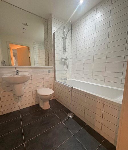 2 Bedroom Apartment To Rent In Great Homer Street, Liverpool, Merseyside, L5