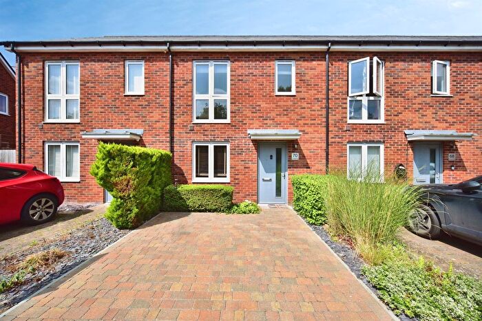 2 Bedroom Terraced House For Sale In Golding Road, Tunbridge Wells, TN2