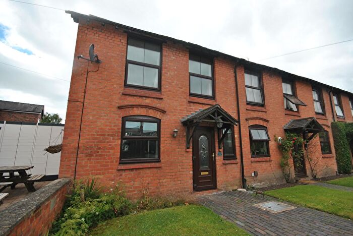 2 Bedroom End Of Terrace House To Rent In Bargates, Whitchurch, Shropshire, SY13