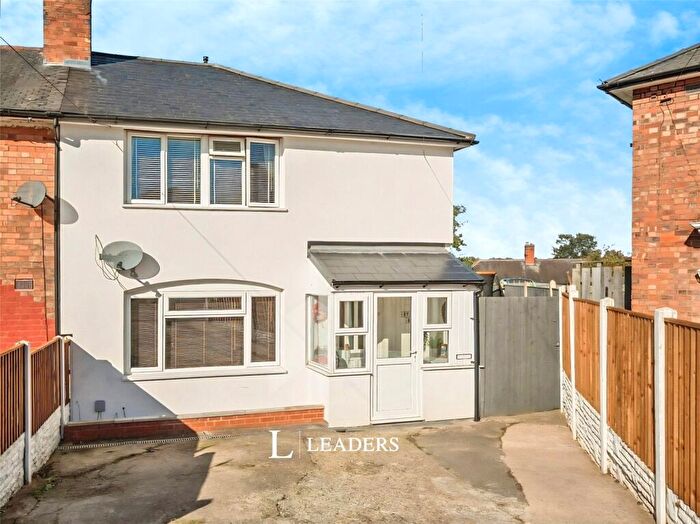 3 Bedroom Semi-Detached House For Sale In Staunton Drive, Sherwood, Nottingham, NG5