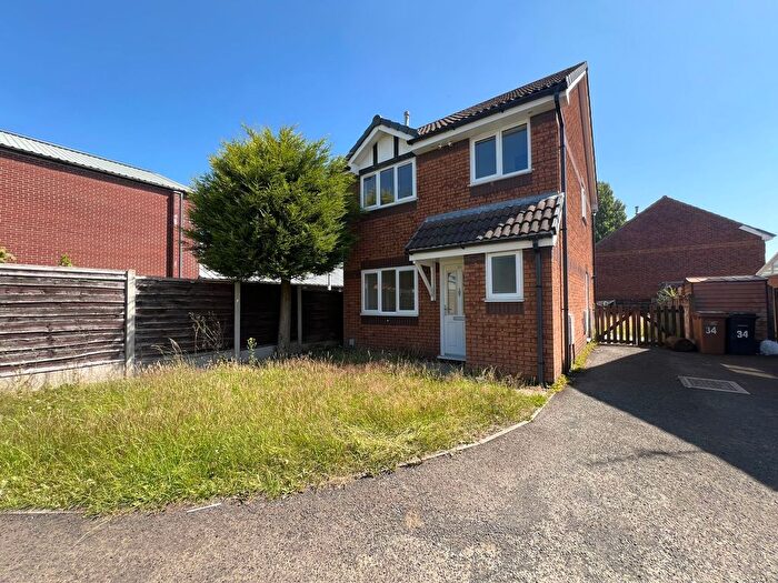 3 Bedroom Detached House For Sale In Ampney Close, Eccles, M30