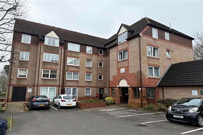 1 Bedroom Flat To Rent In Cedar Road, SM2