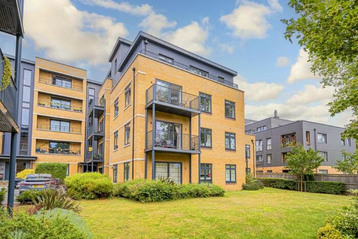 2 Bedroom Flat To Rent In Samuelson Place, Isleworth, TW7