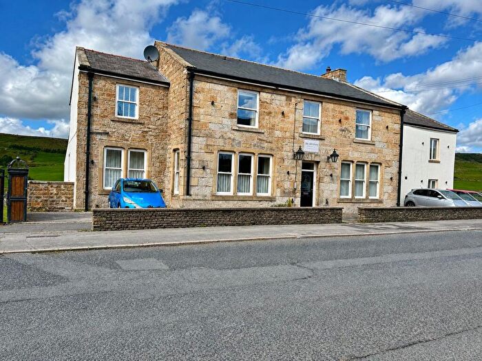 2 Bedroom Apartment To Rent In Burnley Road, Loveclough, Rossendale, Lancashire, BB4