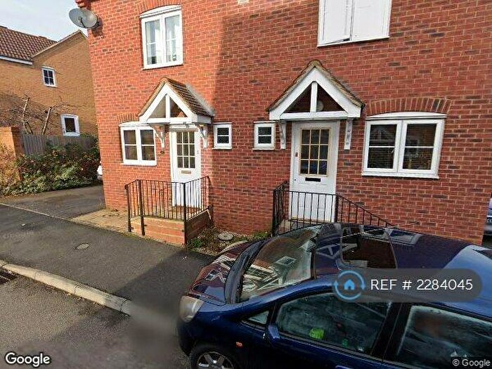 3 Bedroom Semi-Detached House To Rent In Stone Close, Wellingborough, NN8